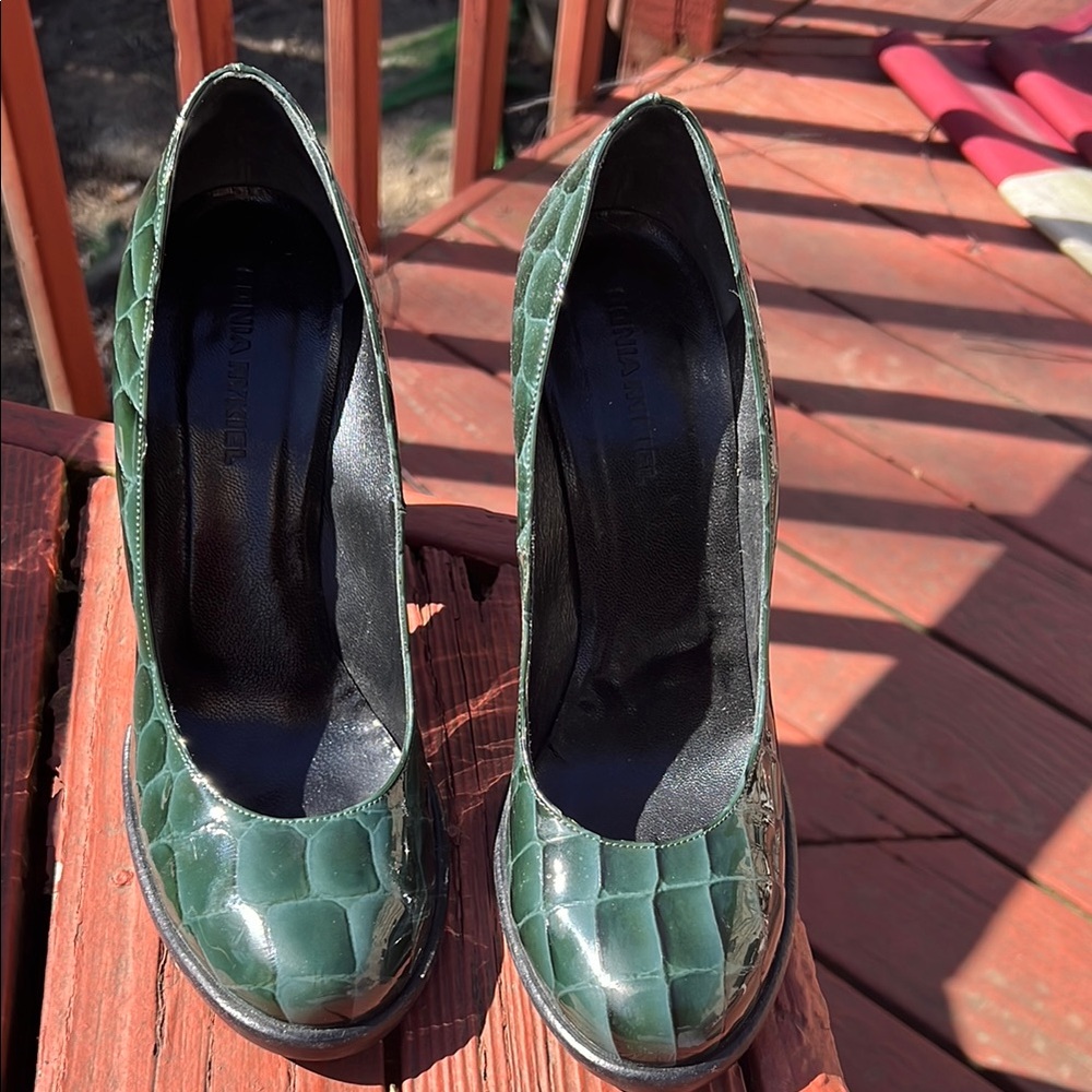 Elegant Green Crocodile Pattern Women's Shoes